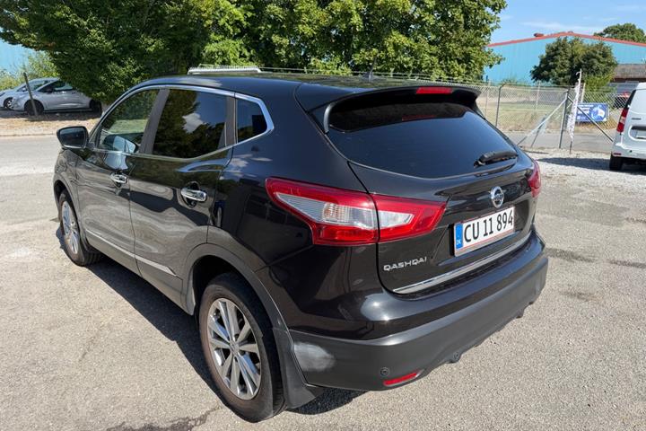 Sort Nissan Qashqai fra 2017
