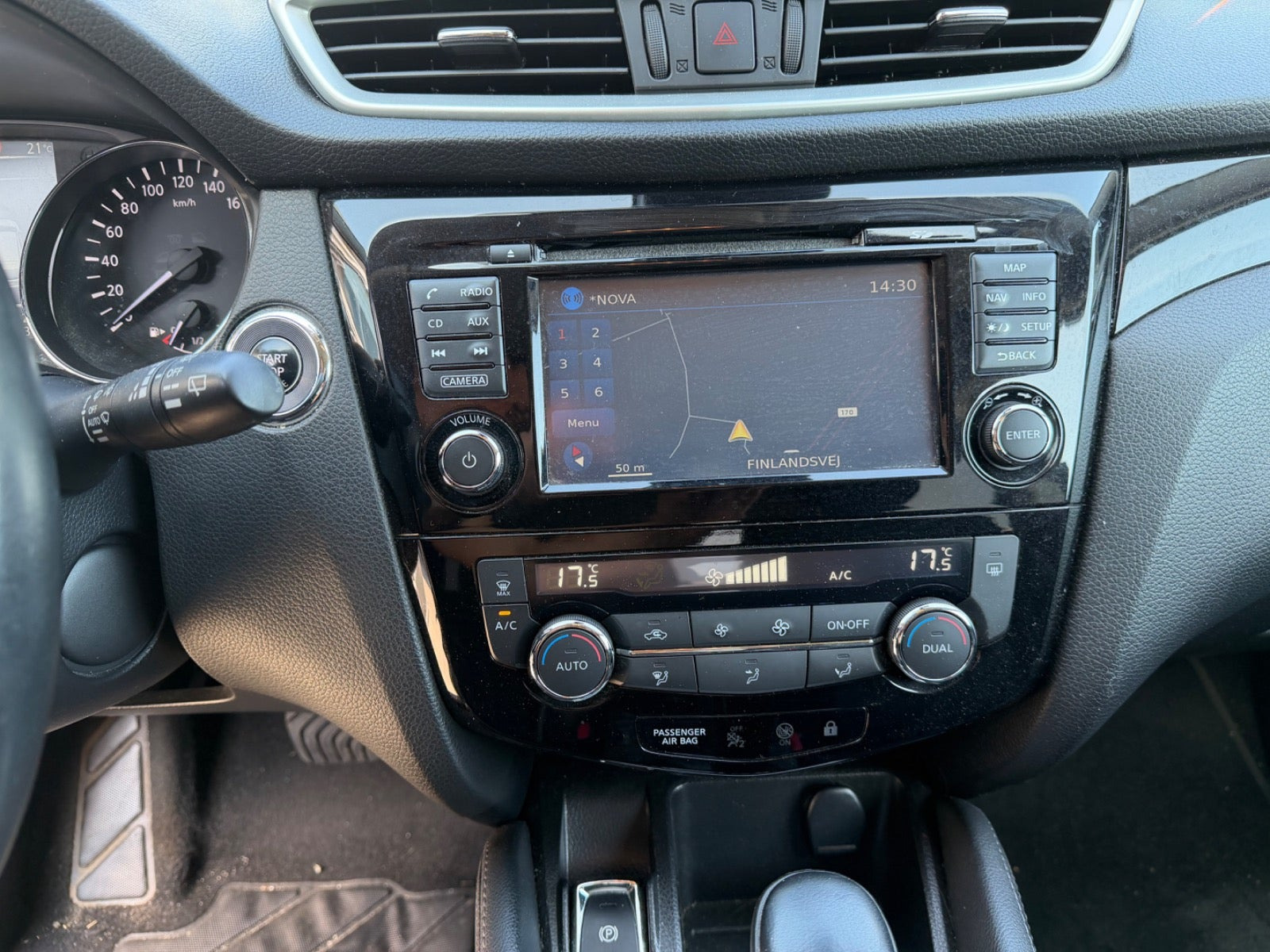 Sort Nissan Qashqai fra 2017