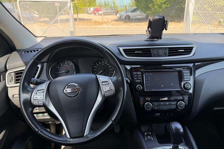 Sort Nissan Qashqai fra 2017