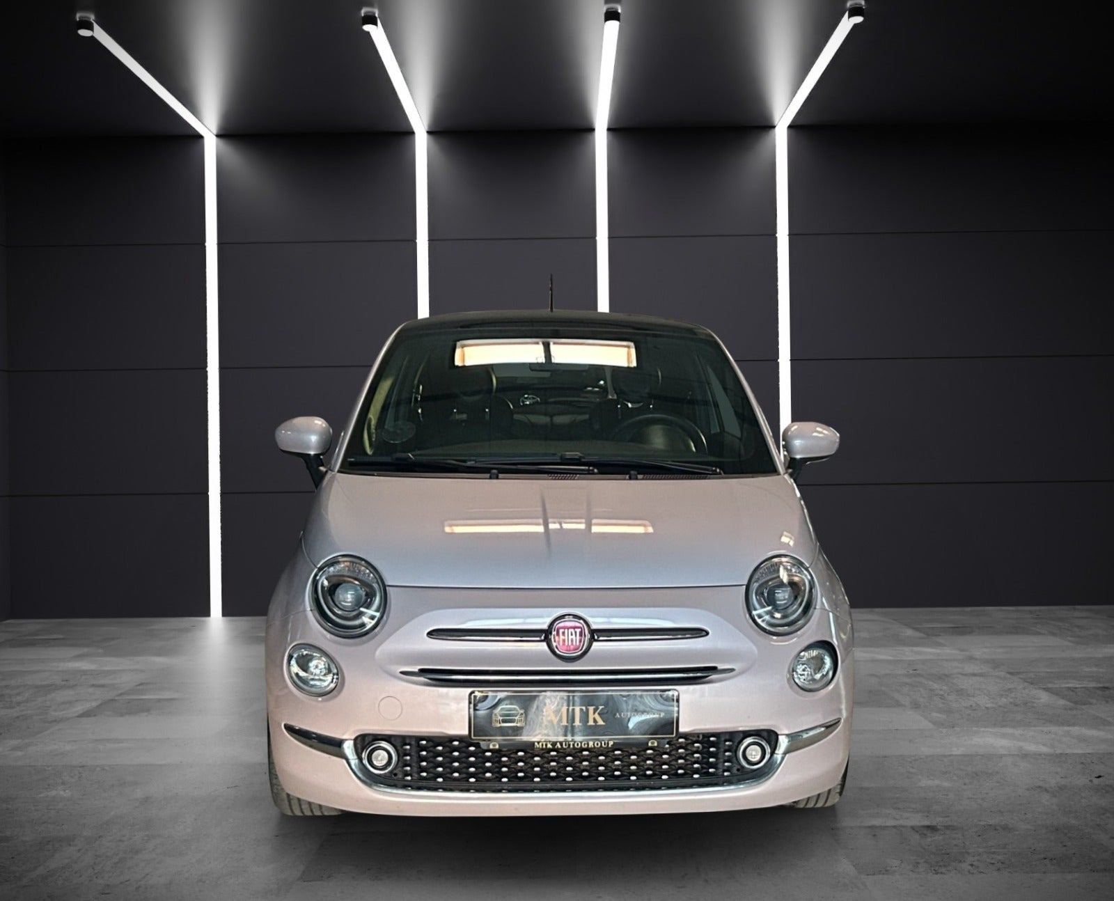 Pink Fiat 500 fra 2020
