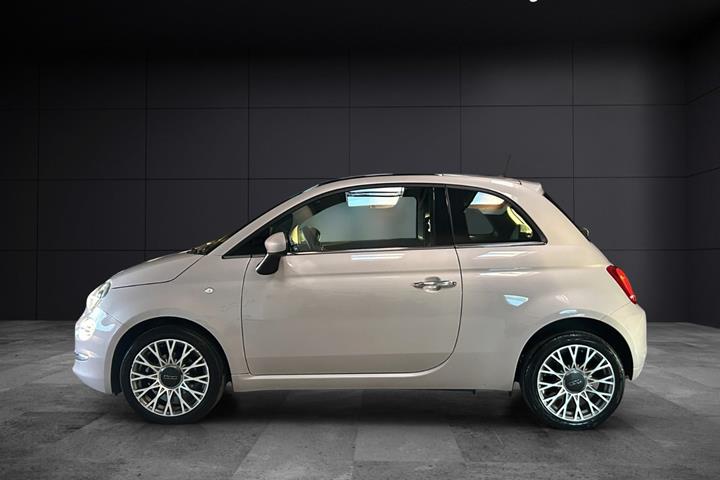 Pink Fiat 500 fra 2020