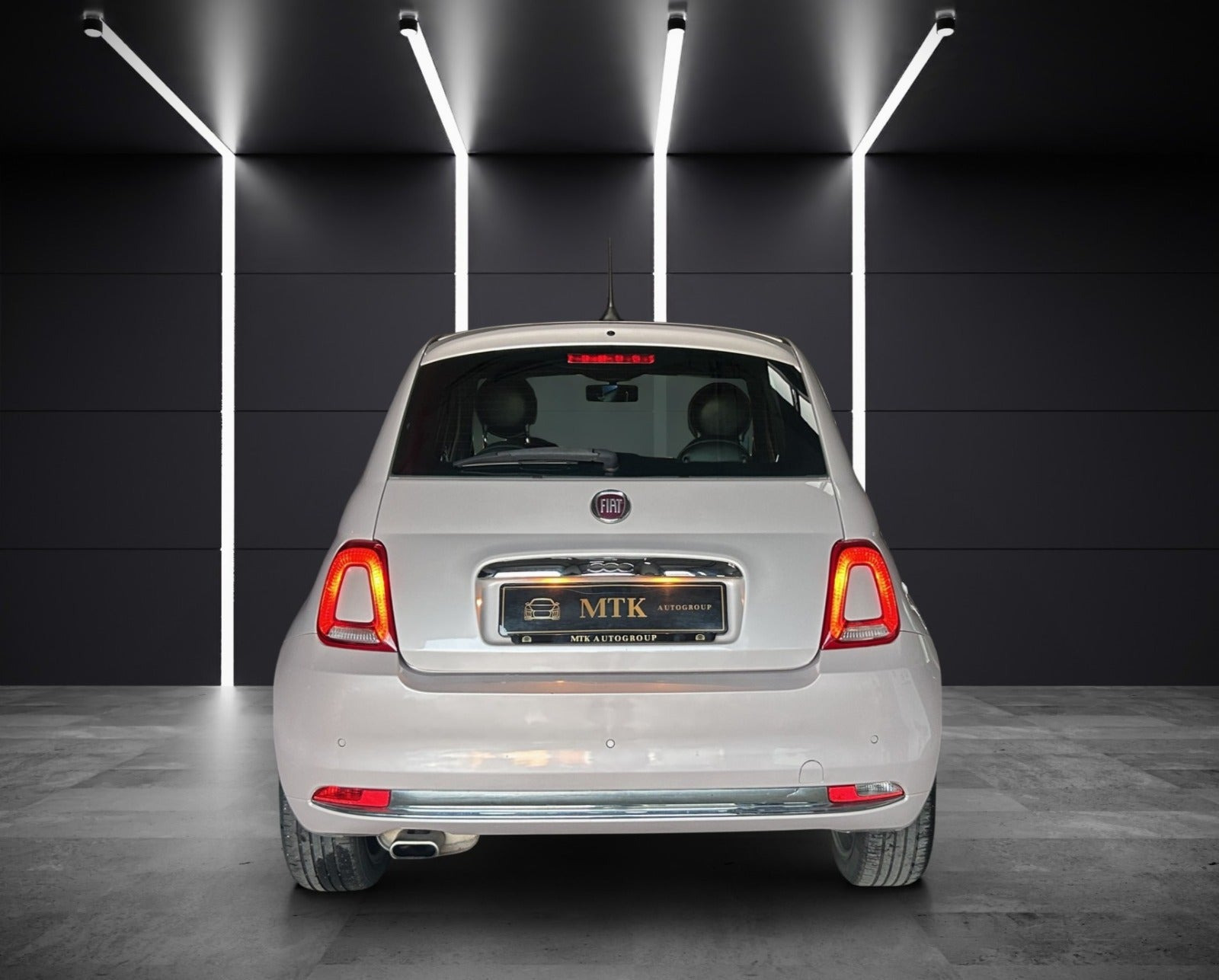 Pink Fiat 500 fra 2020
