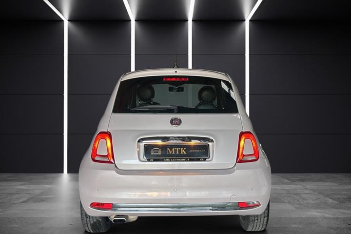 Pink Fiat 500 fra 2020