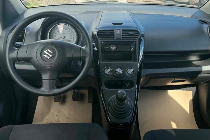 Hvid Suzuki Splash fra 2010