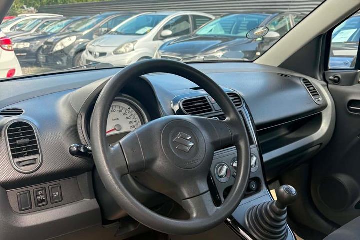 Hvid Suzuki Splash fra 2010