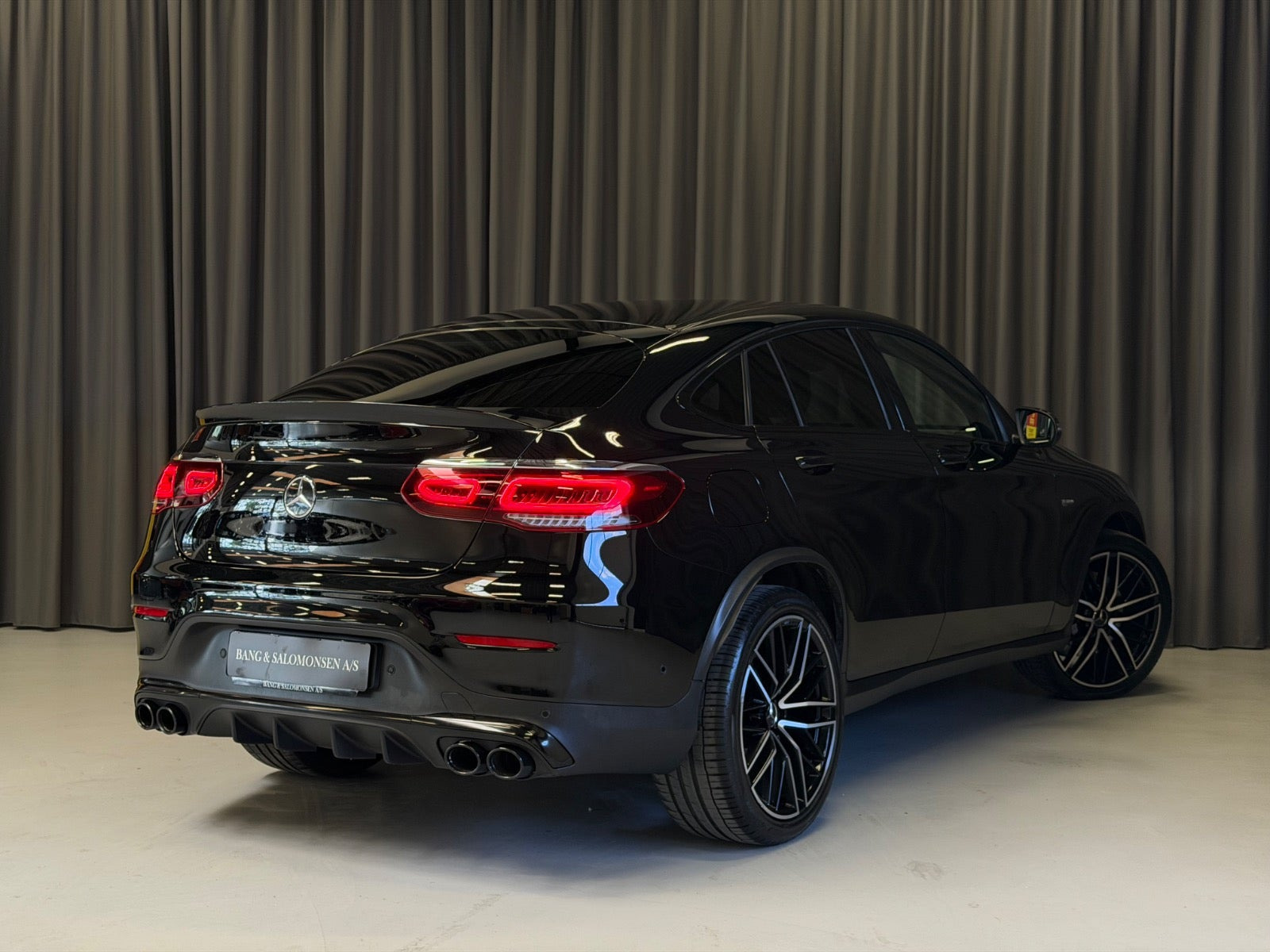 Sort Mercedes GLC43 fra 2020