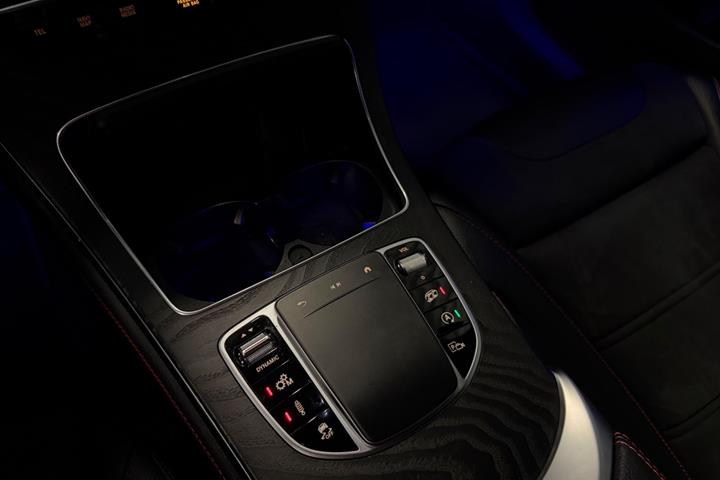 Sort Mercedes GLC43 fra 2020