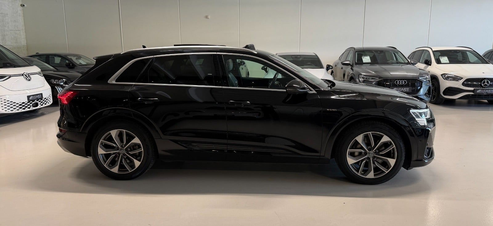 Sort Audi e-tron fra 2021