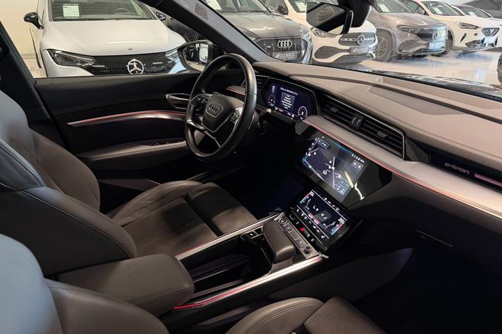 Sort Audi e-tron fra 2021