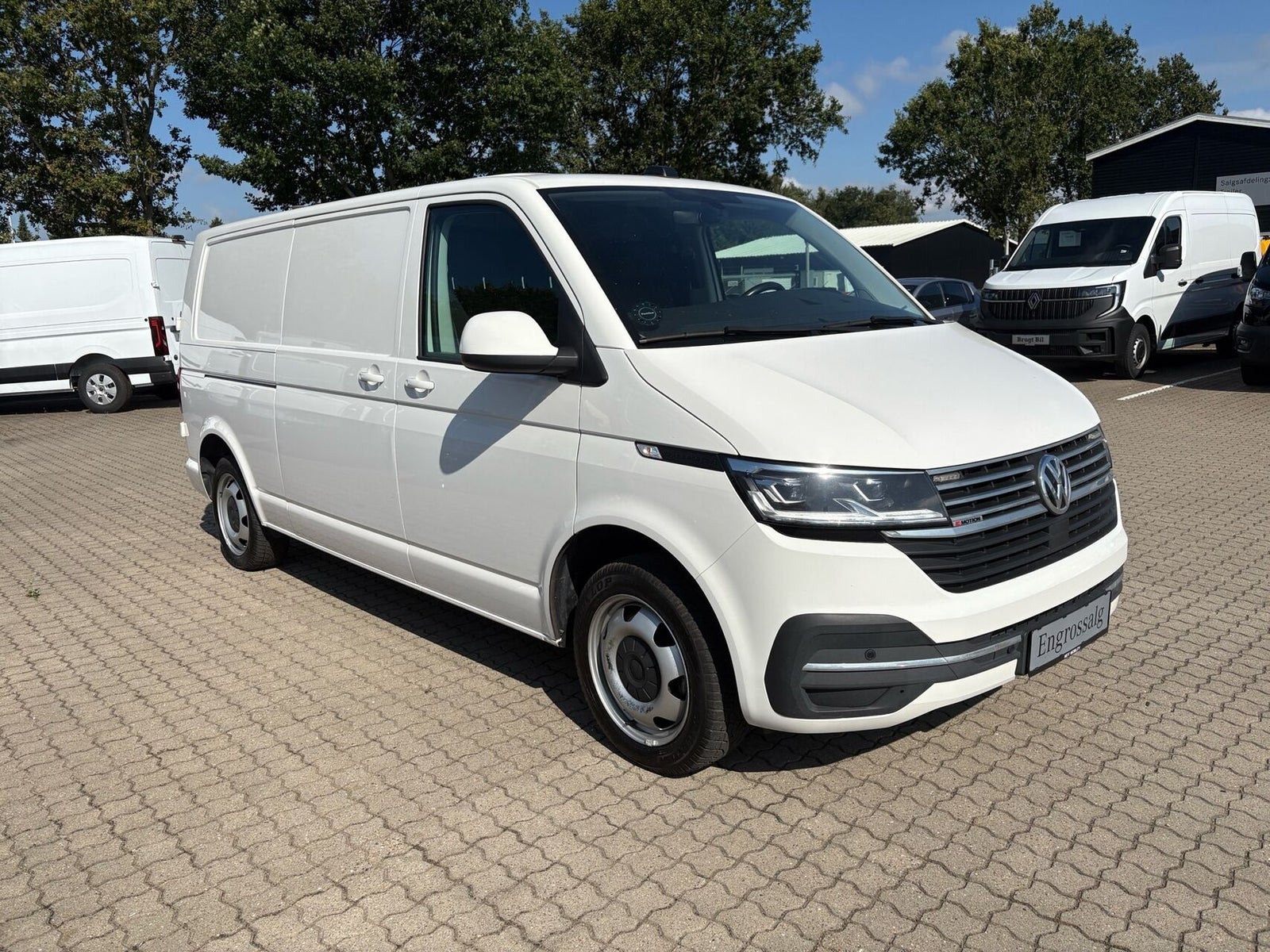 Hvid VW Transporter fra 2024