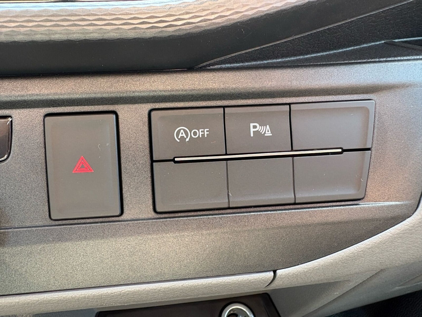 Hvid VW Transporter fra 2024