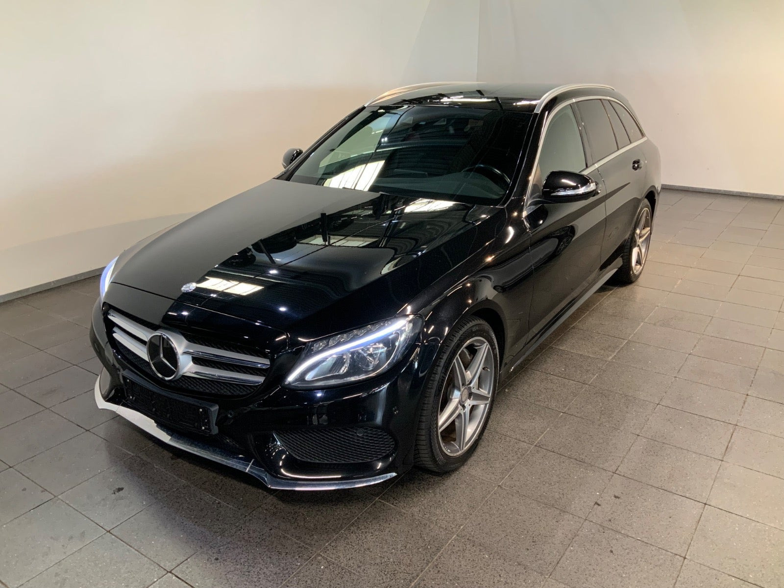 Mercedes C400 3,0 AMG Line stc. aut. 4Matic