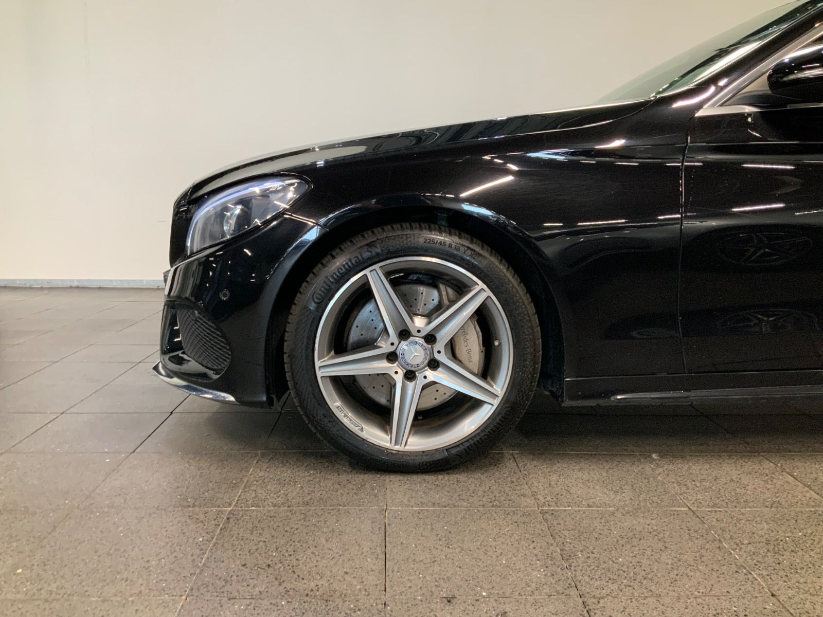 Sort Mercedes C400 fra 2015