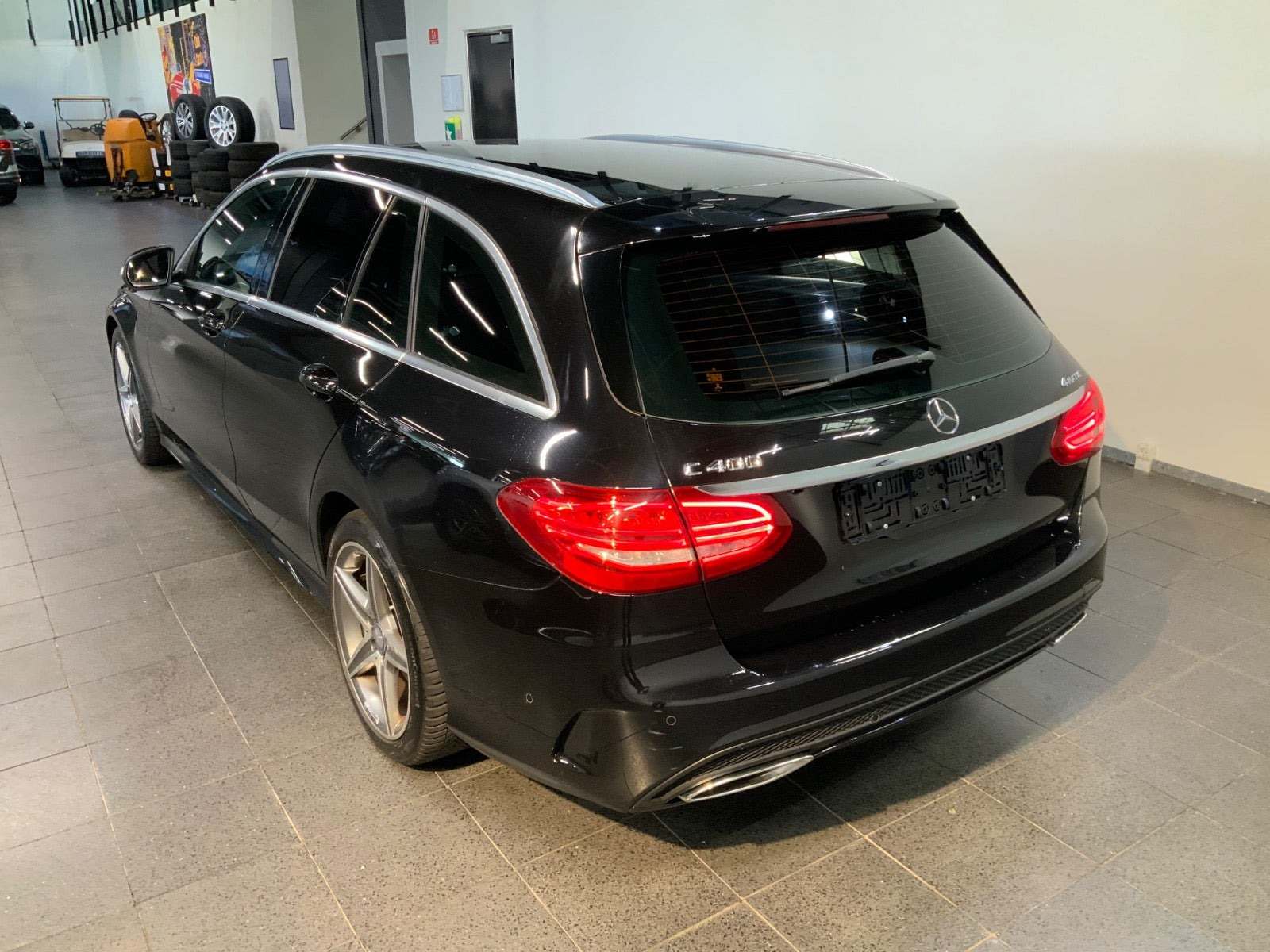 Sort Mercedes C400 fra 2015