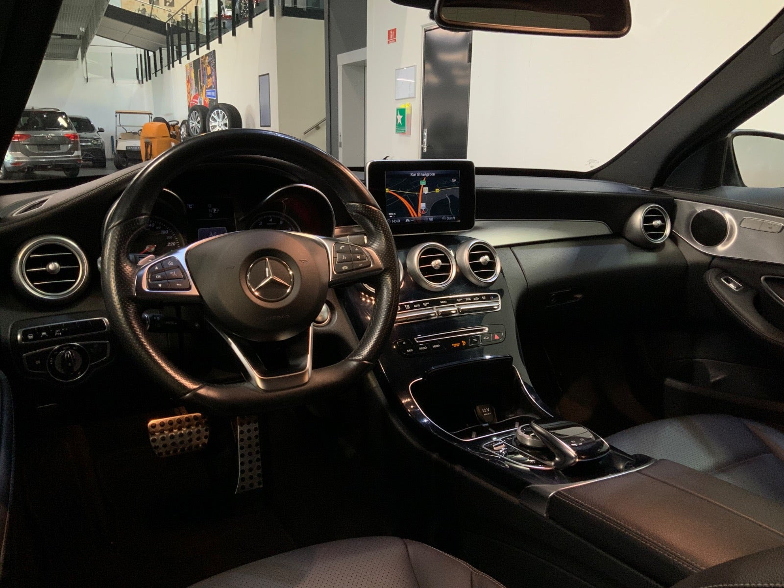 Sort Mercedes C400 fra 2015