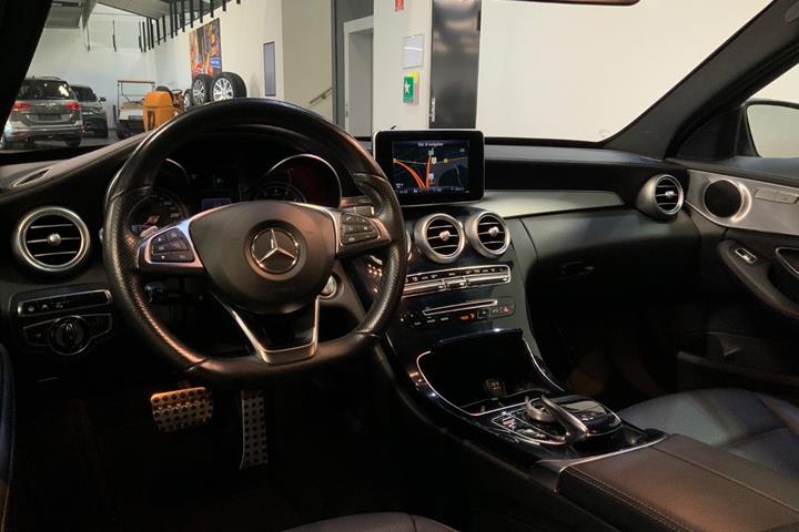 Sort Mercedes C400 fra 2015
