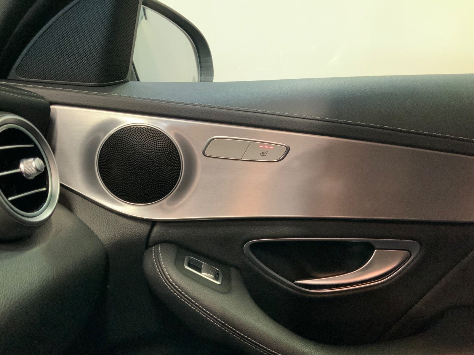 Sort Mercedes C400 fra 2015