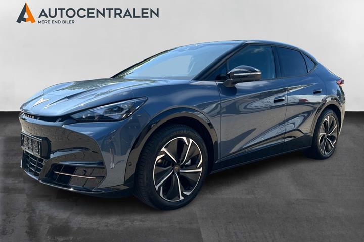 Blå Cupra Tavascan fra 2024 set udefra