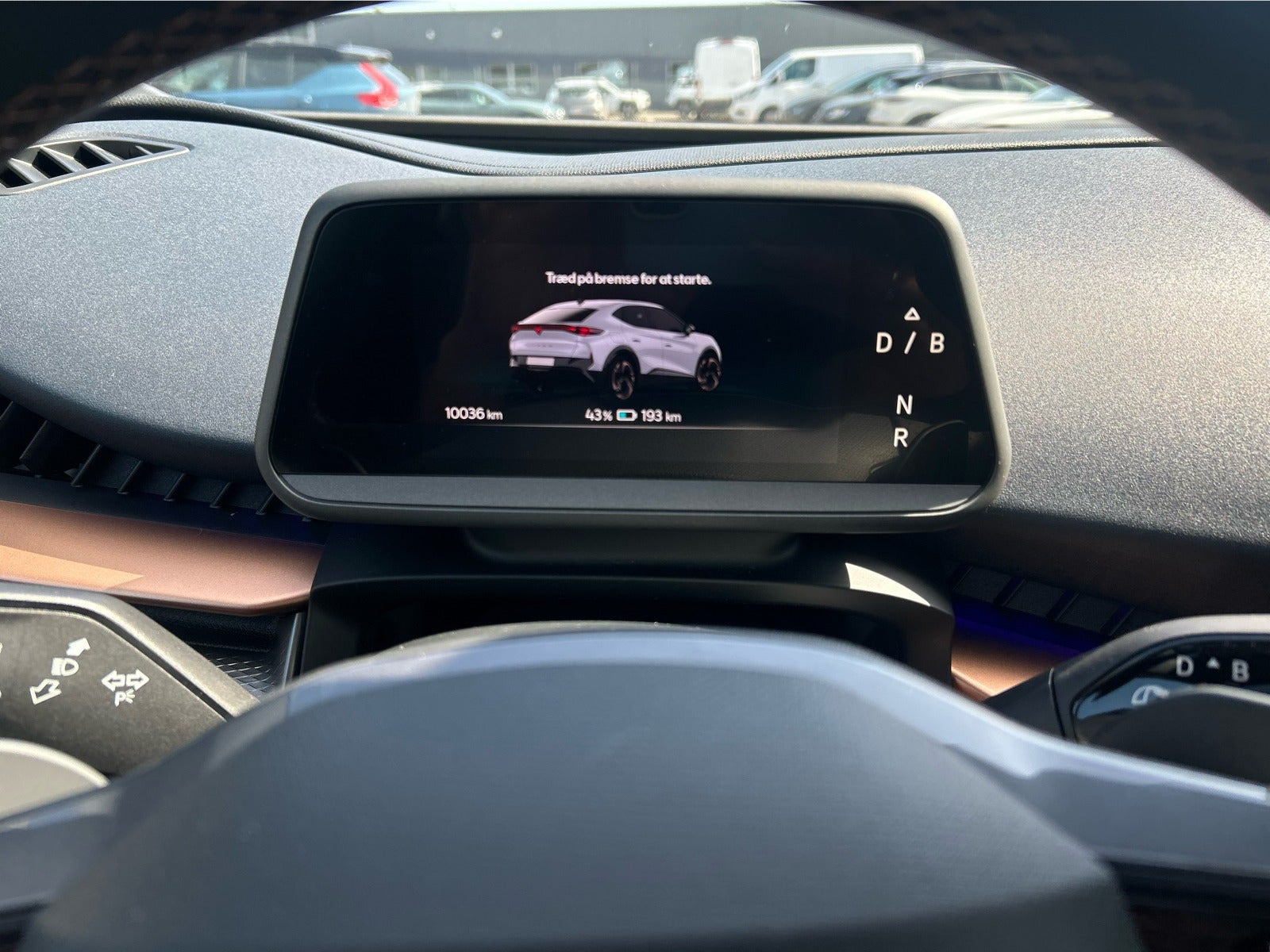 Blå Cupra Tavascan fra 2024
