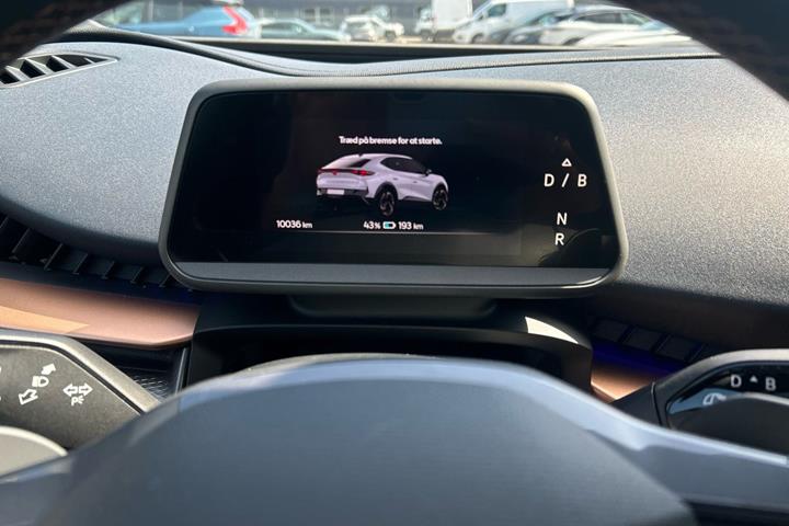 Blå Cupra Tavascan fra 2024