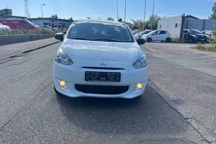 Hvid Mitsubishi Space Star fra 2015