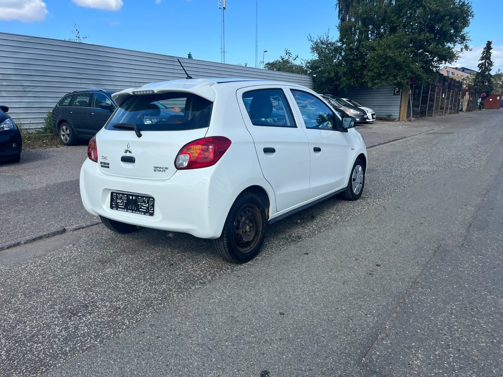 Hvid Mitsubishi Space Star fra 2015