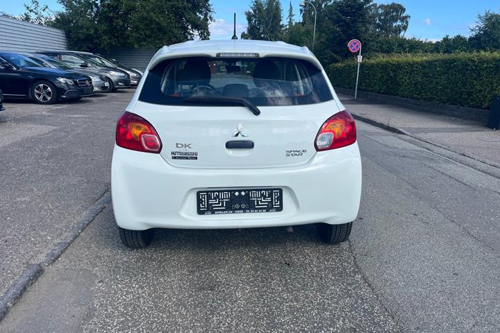 Hvid Mitsubishi Space Star fra 2015