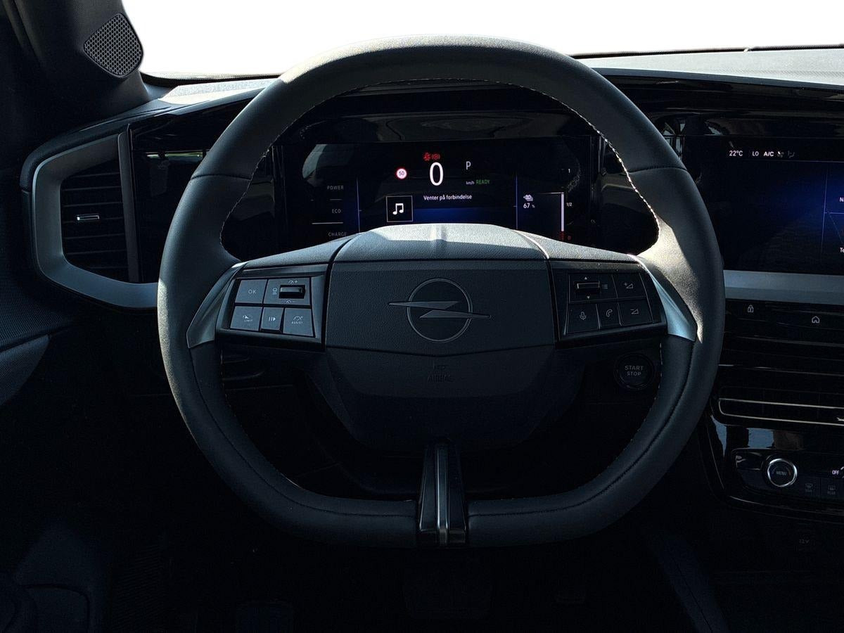 Sølv Opel Mokka-e fra 2025