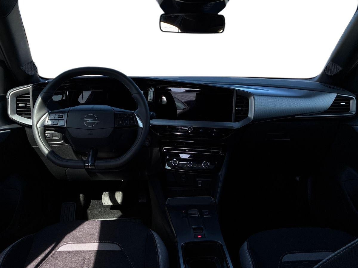 Sølv Opel Mokka-e fra 2025