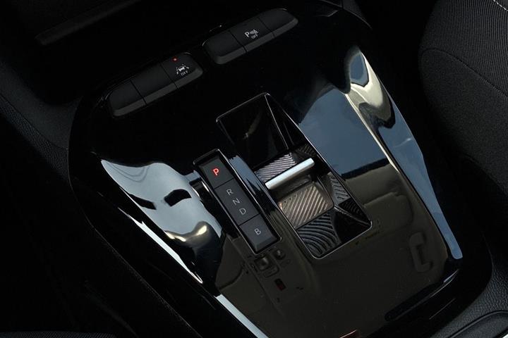 Sort Opel Corsa-e fra 2023