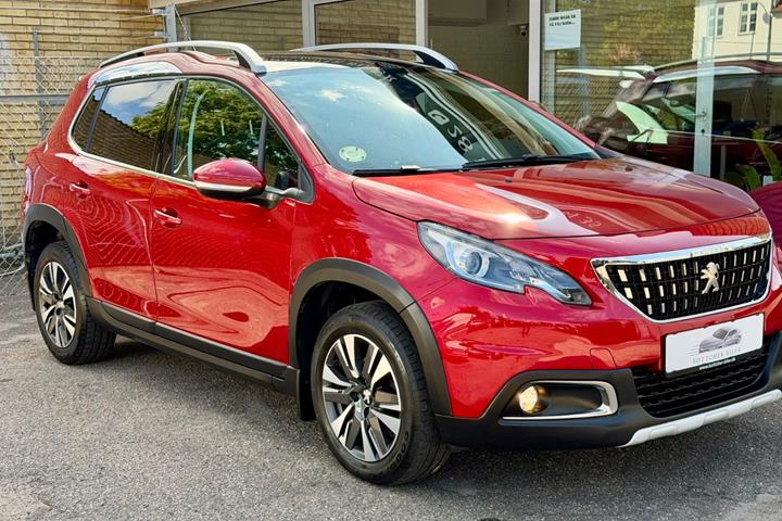 Grå Peugeot 2008 fra 2018
