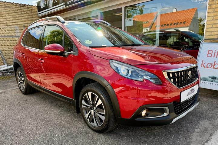 Grå Peugeot 2008 fra 2018