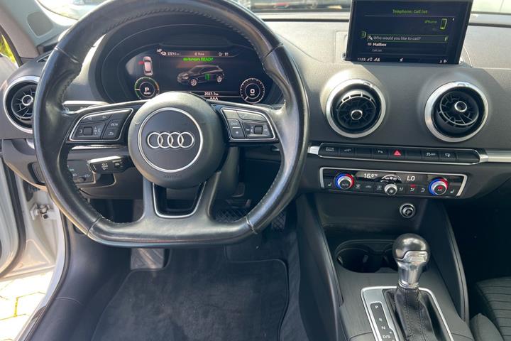Hvid Audi A3 fra 2017
