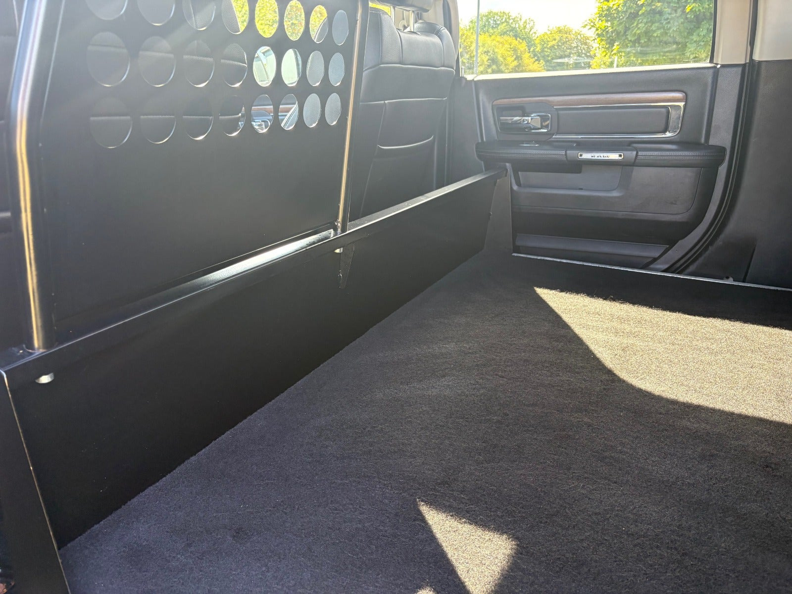 Sort Dodge RAM 1500 fra 2017