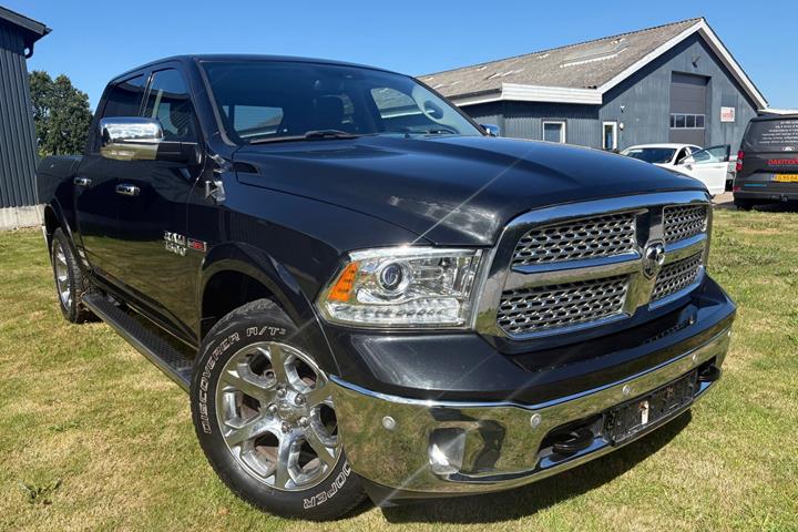 Sort Dodge RAM 1500 fra 2017