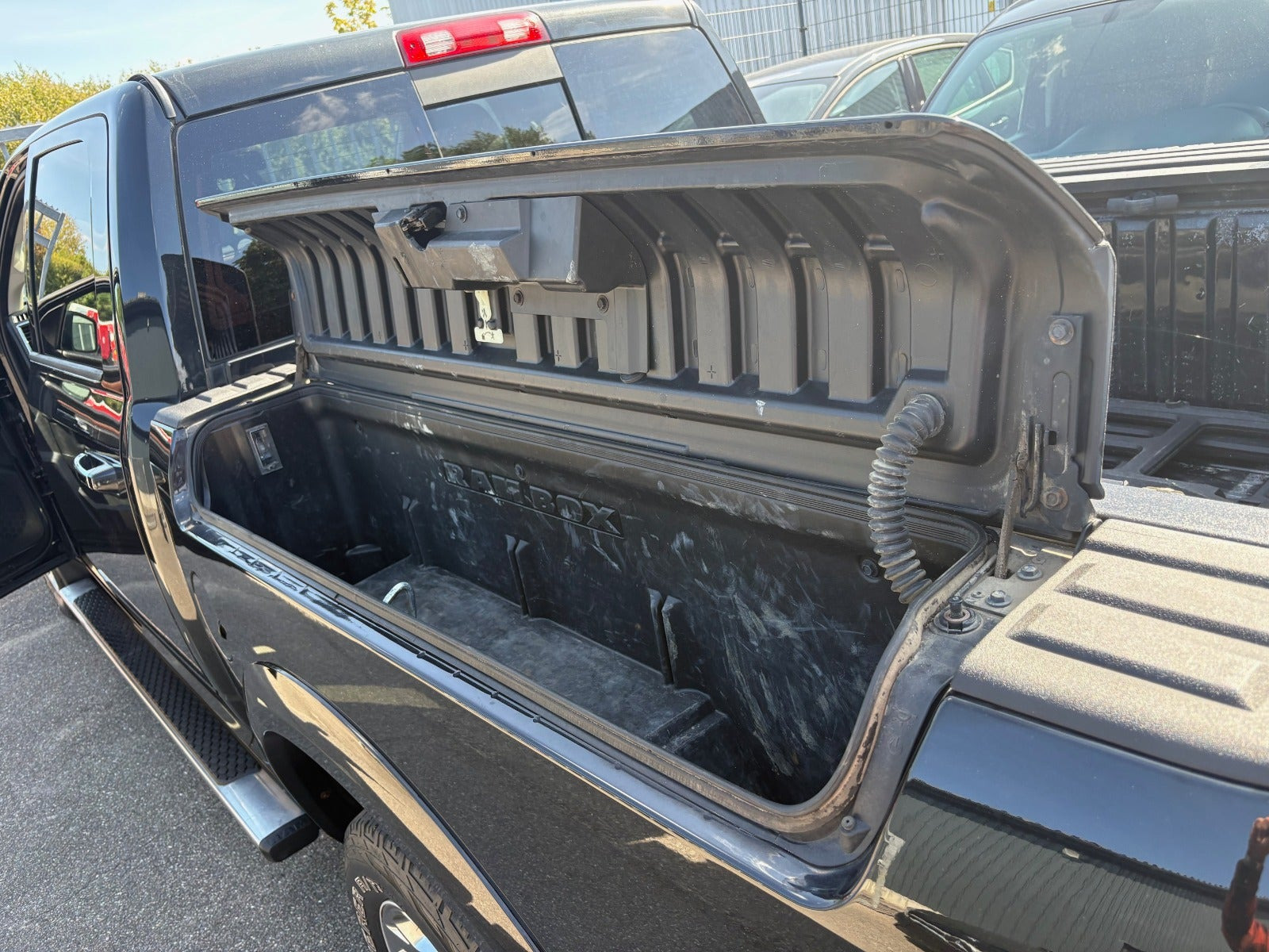 Sort Dodge RAM 1500 fra 2017