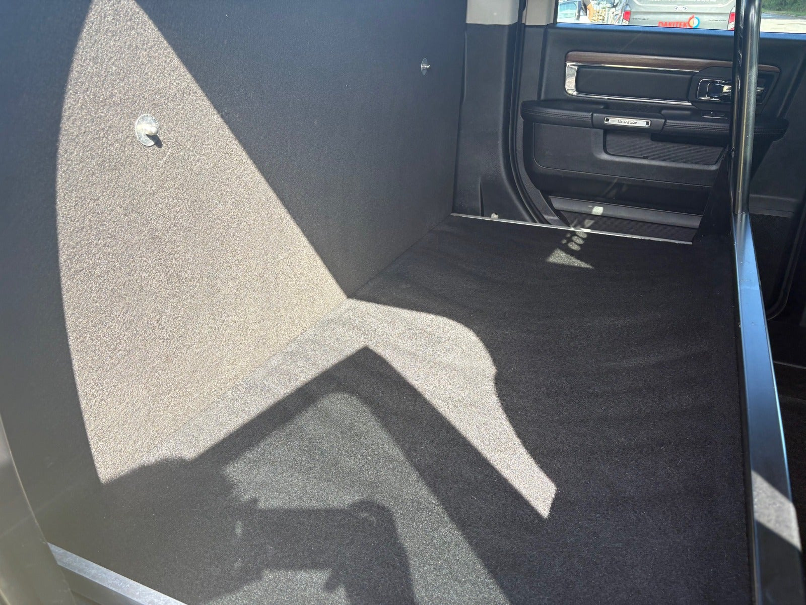 Sort Dodge RAM 1500 fra 2017