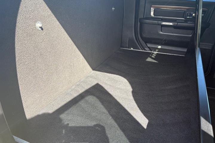 Sort Dodge RAM 1500 fra 2017