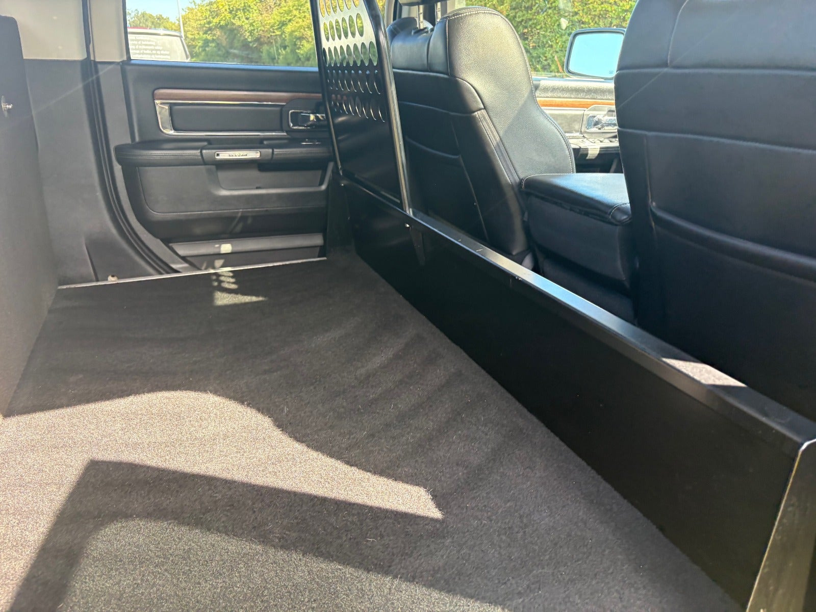 Sort Dodge RAM 1500 fra 2017
