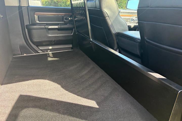 Sort Dodge RAM 1500 fra 2017