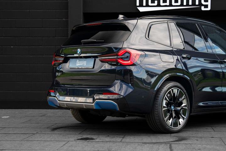 Sort BMW iX3 fra 2022