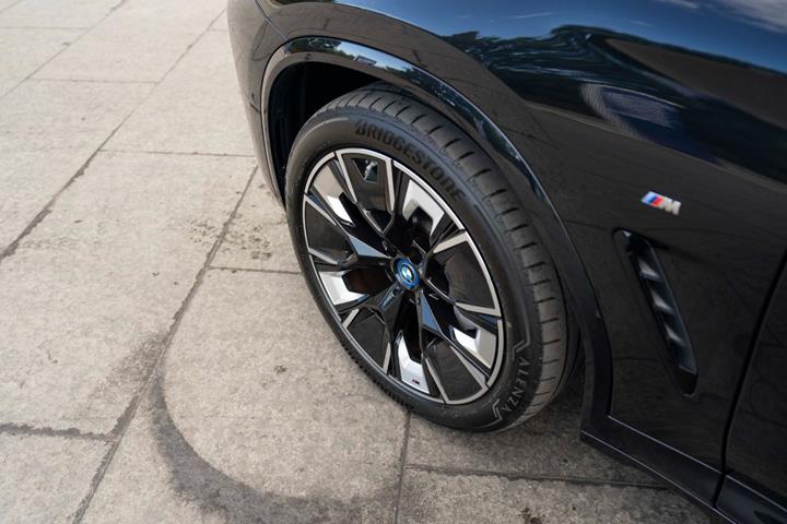 Sort BMW iX3 fra 2022