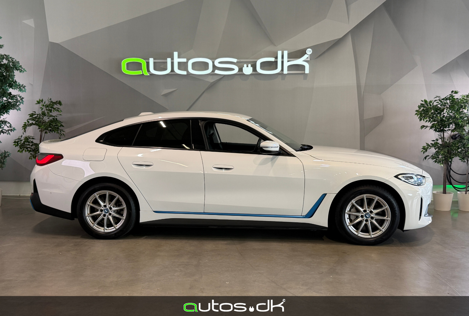 Hvid BMW i4 fra 2023