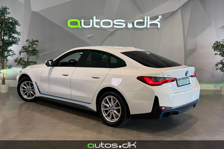 Hvid BMW i4 fra 2023