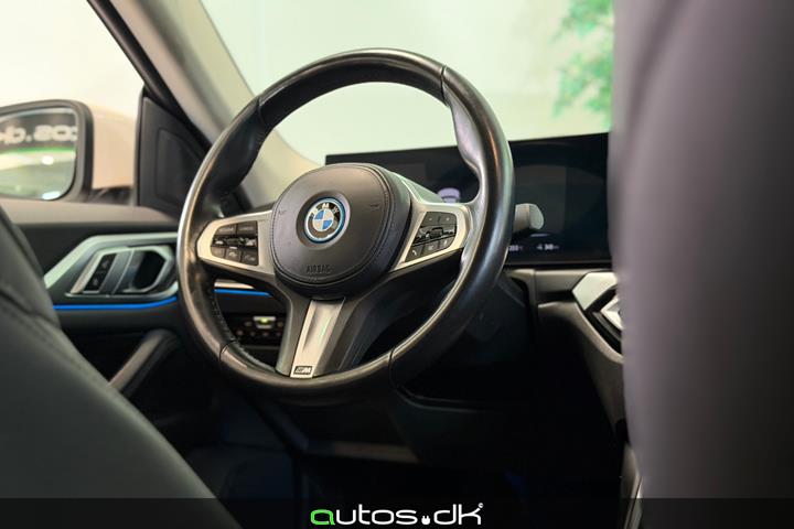 Hvid BMW i4 fra 2023