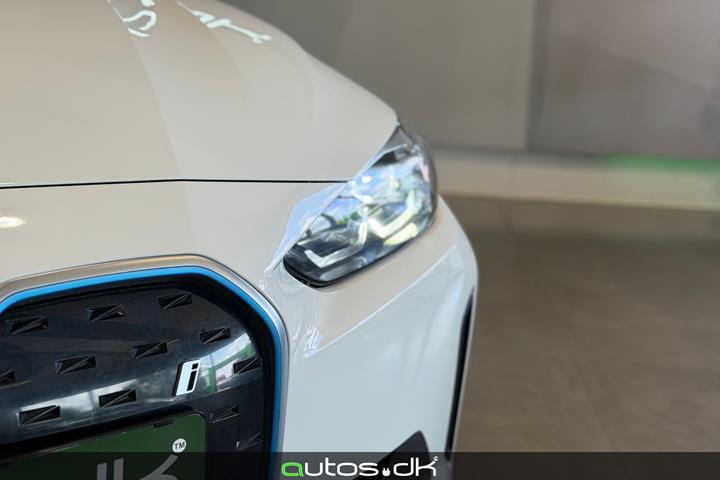 Hvid BMW i4 fra 2023