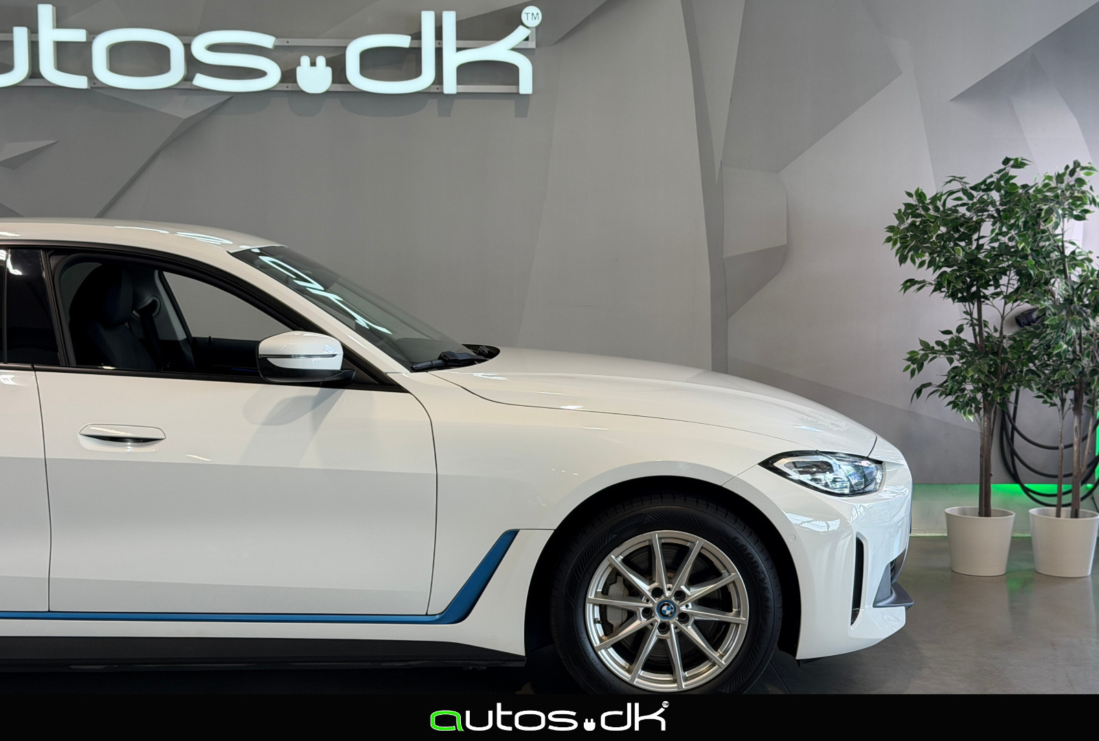 Hvid BMW i4 fra 2023