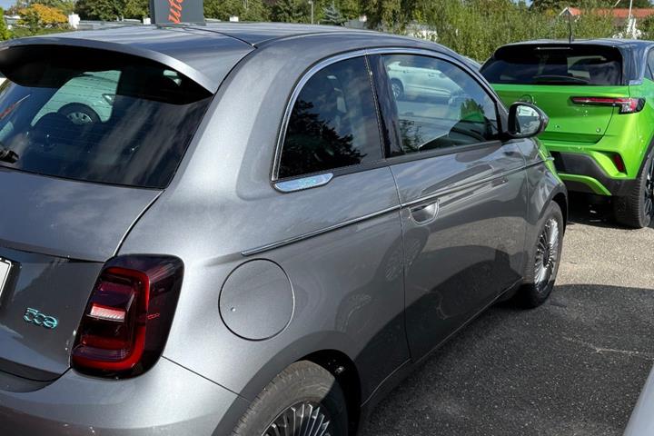 undefined Fiat 500e fra 2023