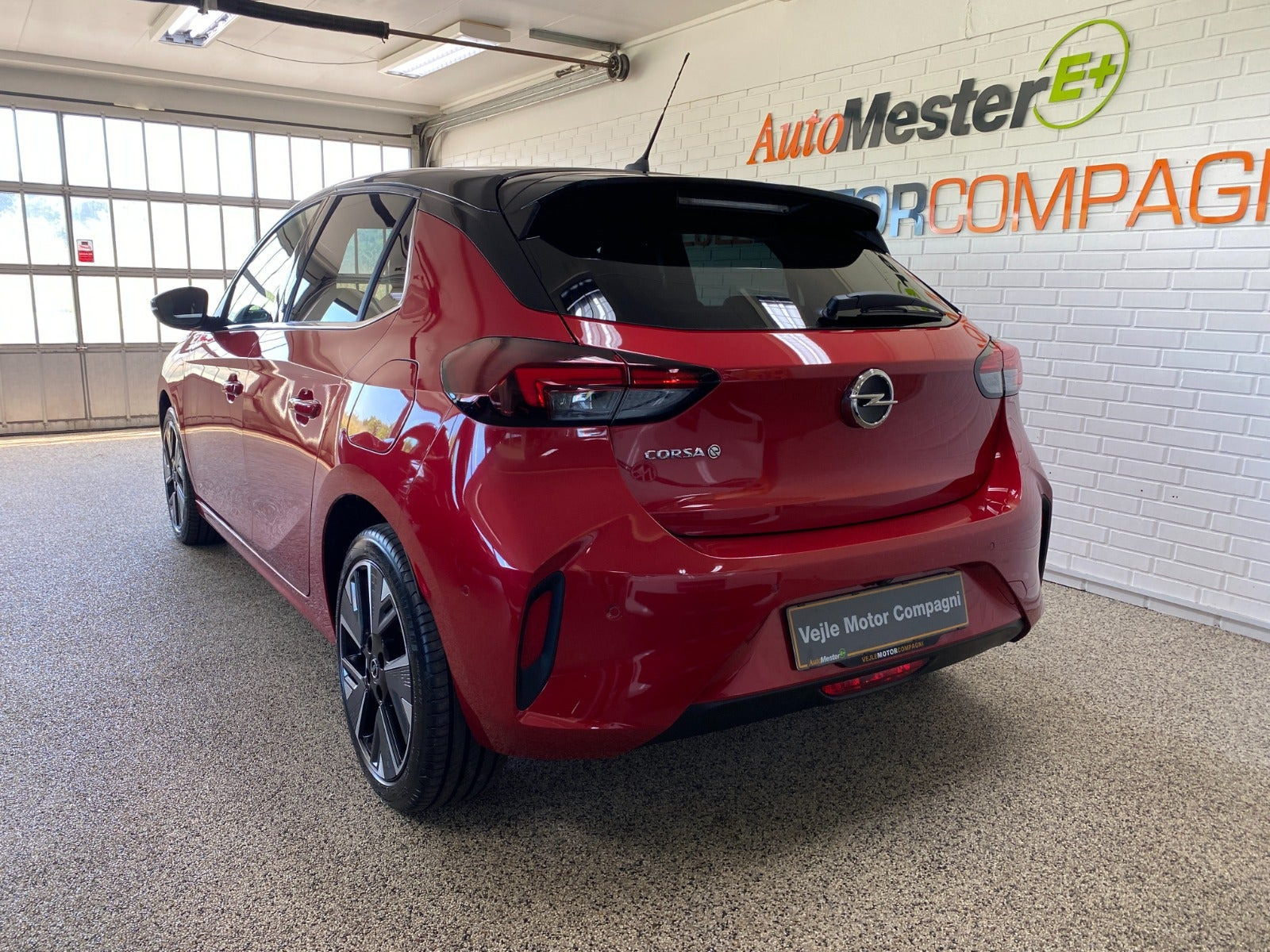 Rød Opel Corsa-e fra 2023