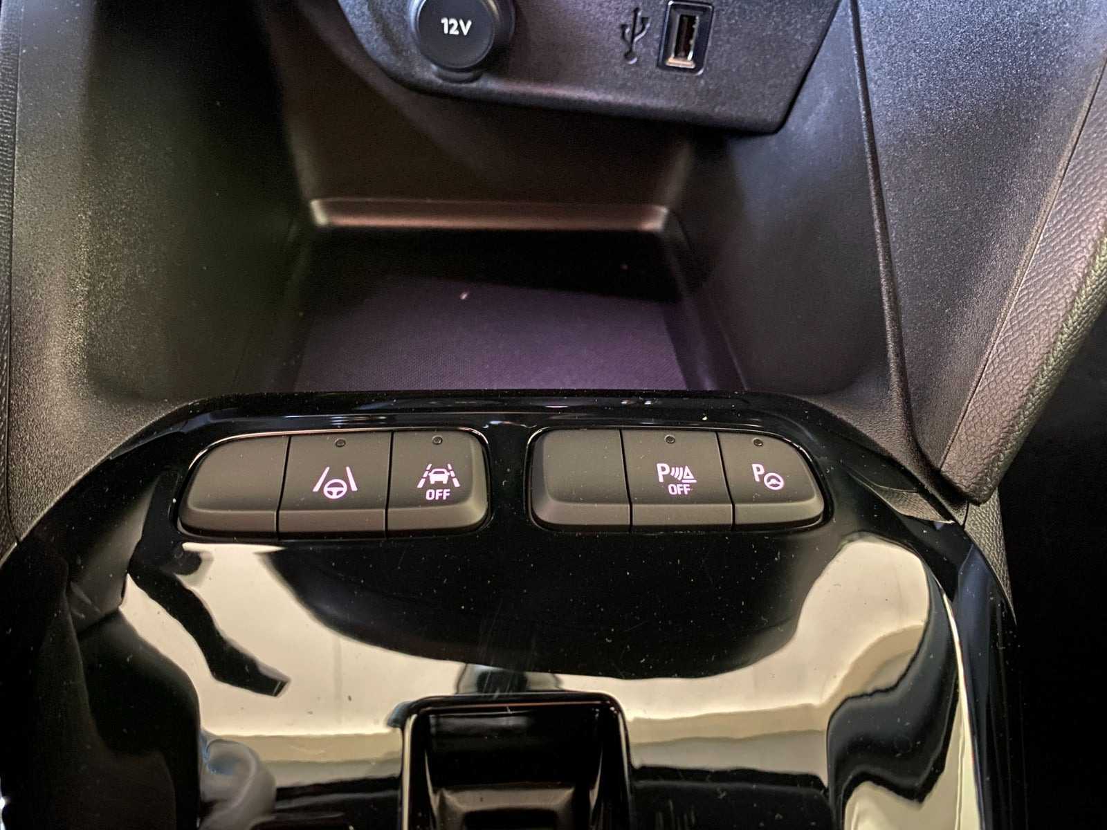 Rød Opel Corsa-e fra 2023